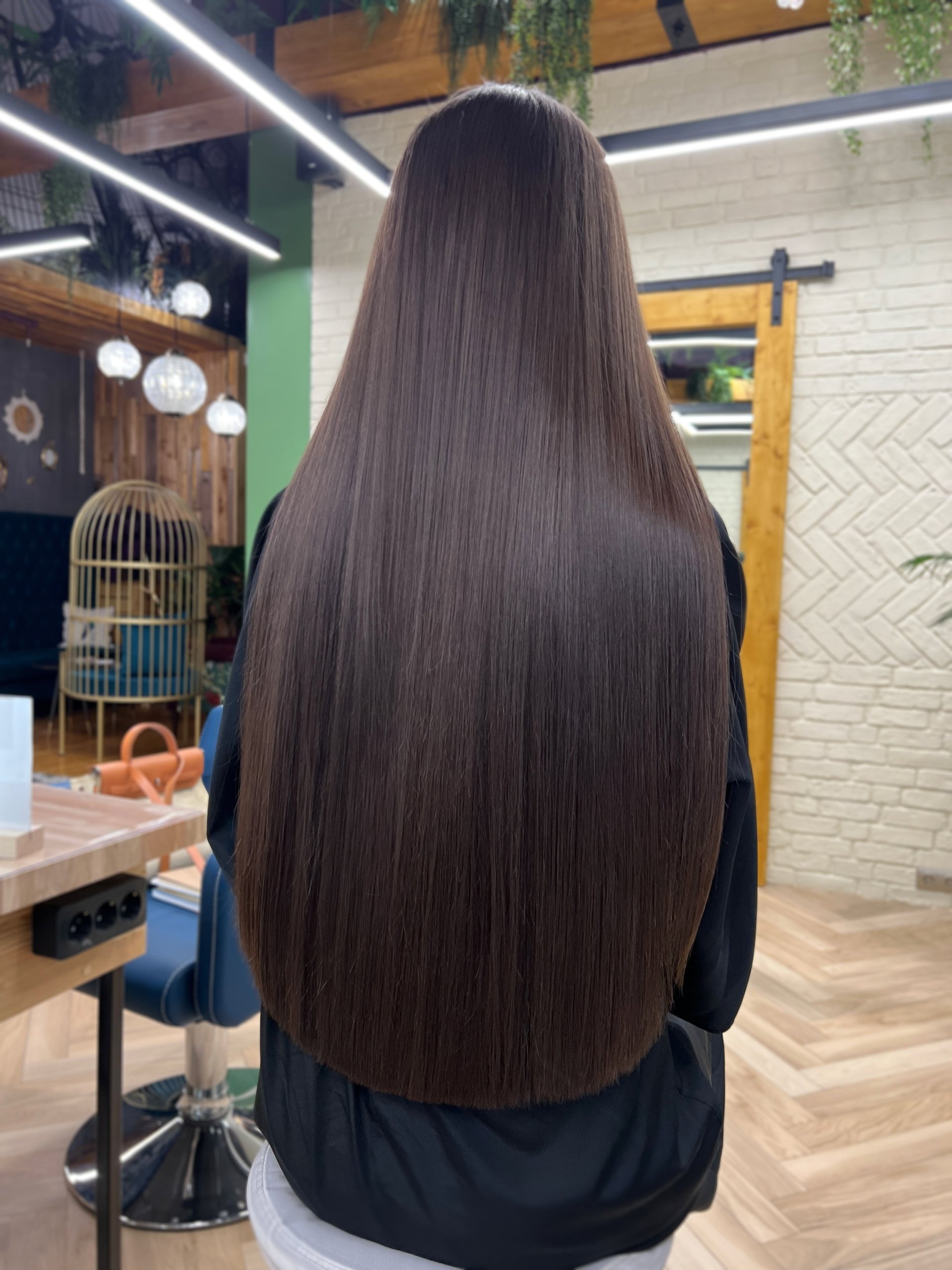 Почему нужен салонный уход за волосами